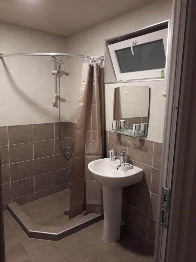 2 Bedroom Apartment In Chugureti Tbilisi Ngoại thất bức ảnh