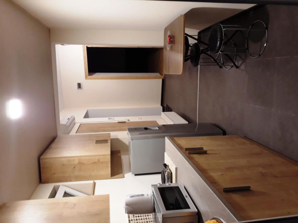 2 Bedroom Apartment In Chugureti Tbilisi Ngoại thất bức ảnh