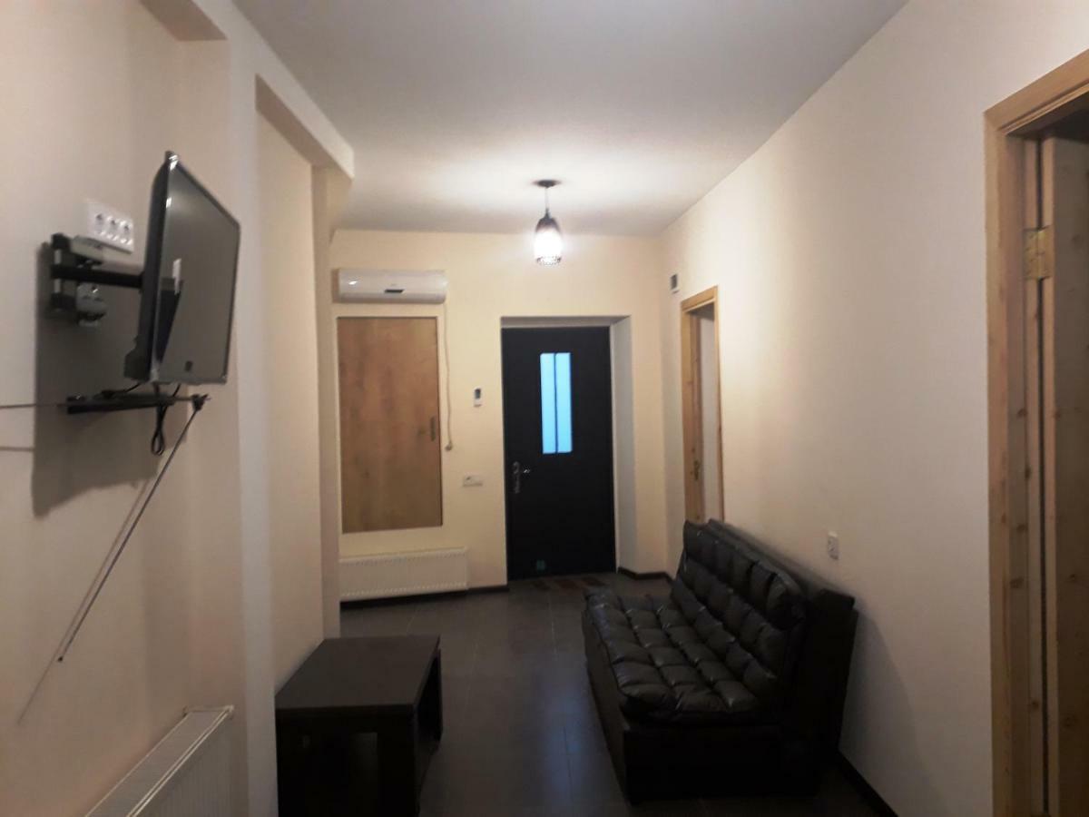 2 Bedroom Apartment In Chugureti Tbilisi Ngoại thất bức ảnh